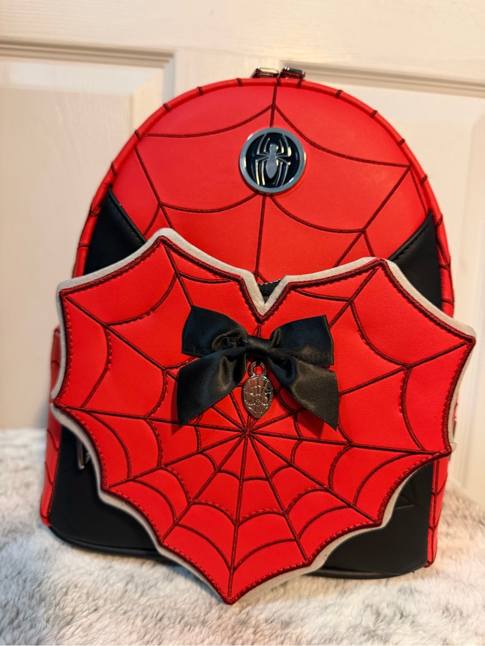 ✨NWT✨Loungefly Marvel Spider-Man Web Heart Mini Backpack